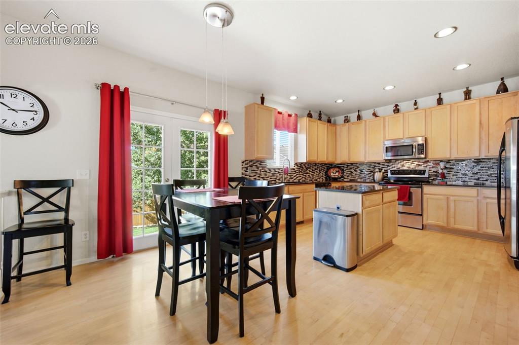 Image 8 of 42: Kitchen