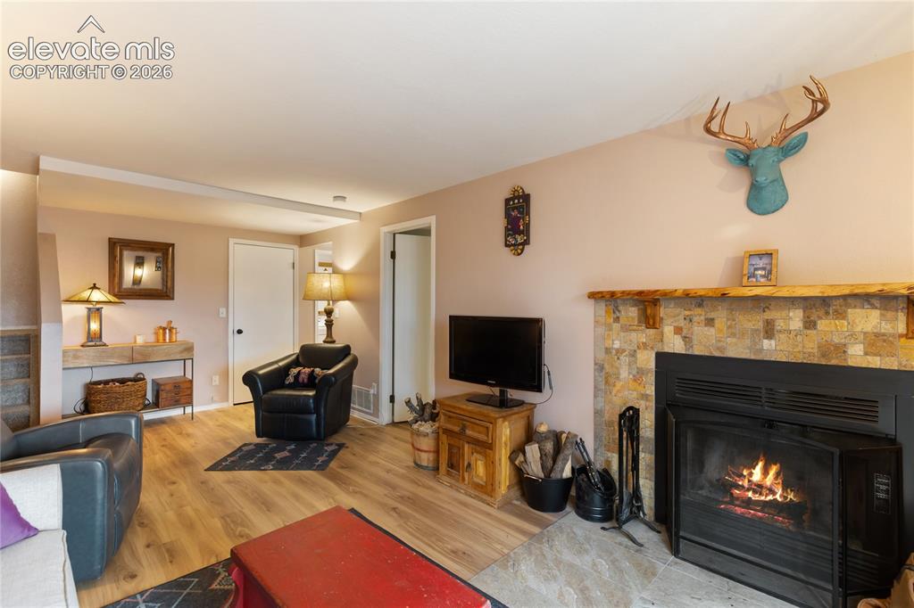 Image 15 of 26: Living Room
