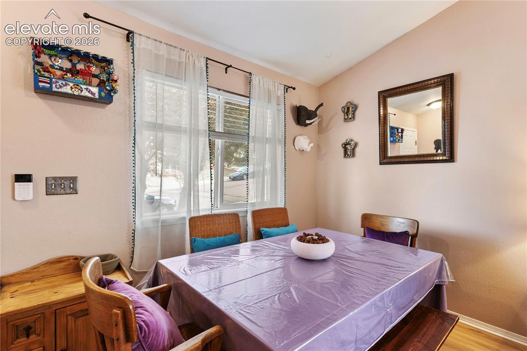 Image 4 of 26: Dining Area