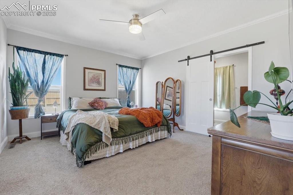 Image 22 of 46: Bedroom