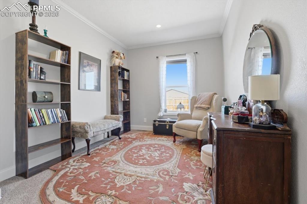 Image 28 of 46: Sitting Room