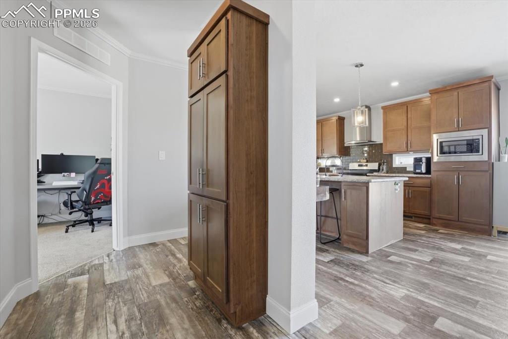 Image 29 of 46: Kitchen