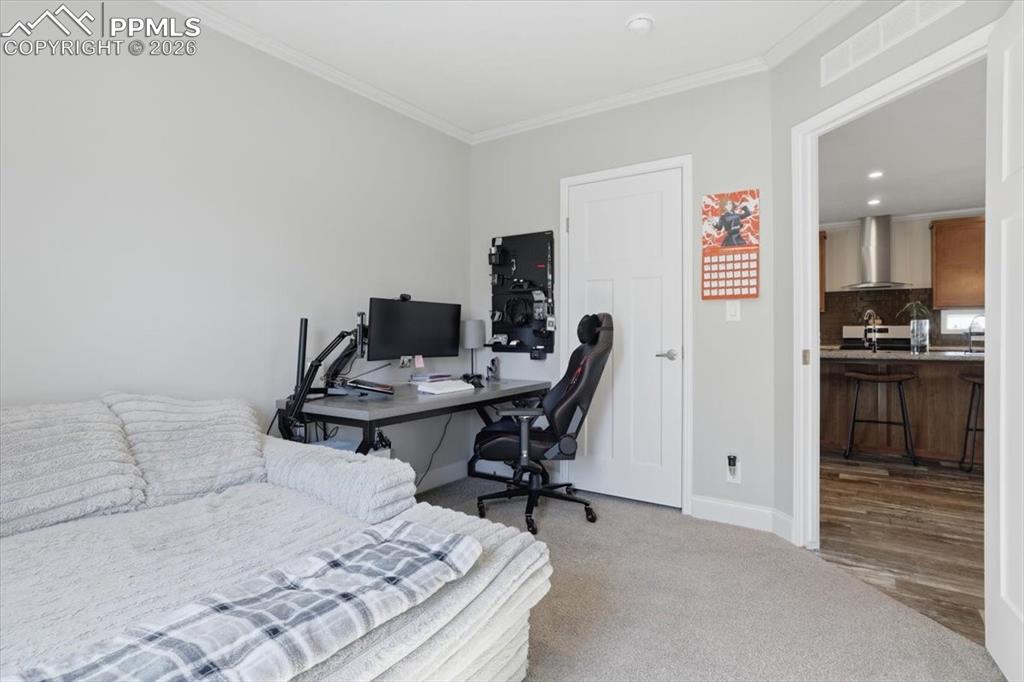 Image 32 of 46: Bedroom