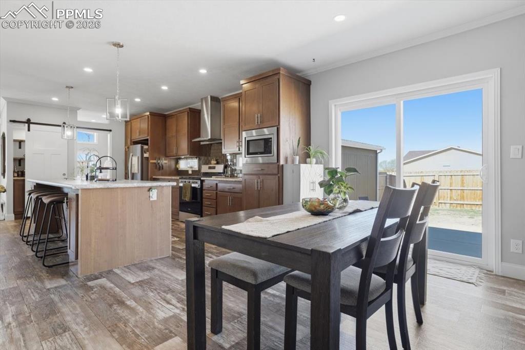 Image 8 of 46: Dining Area