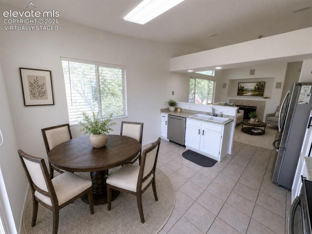 Image 4 of 36: Dining - virtually staged