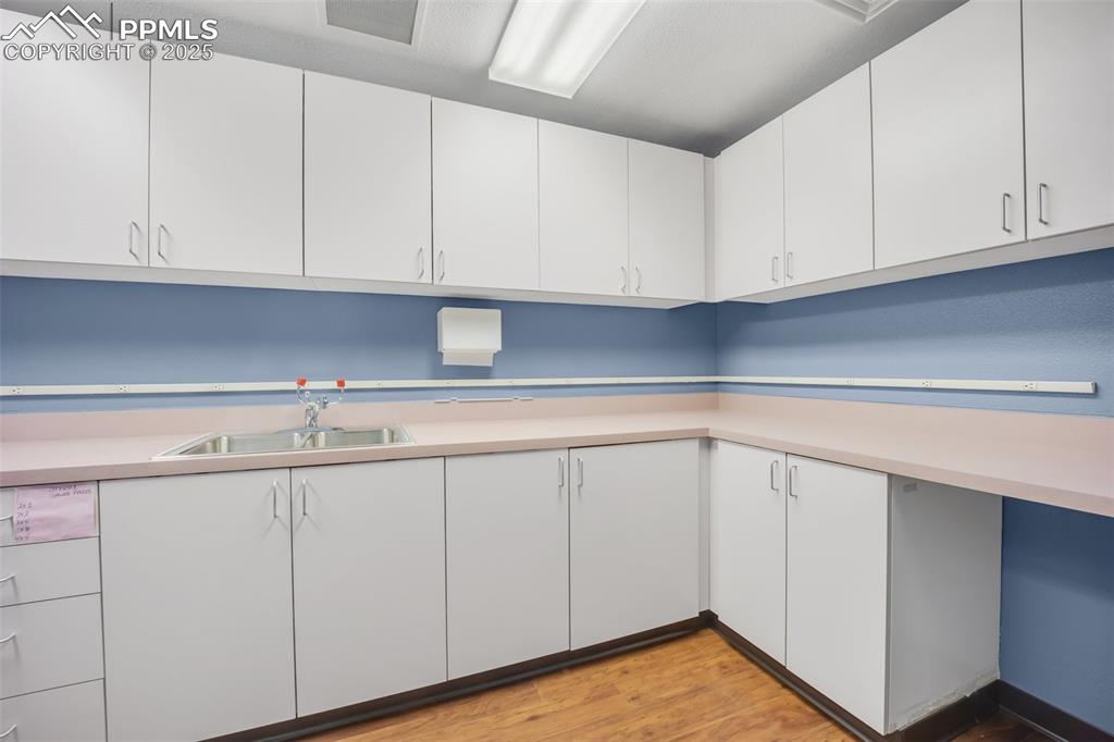 Image 18 of 49: Kitchen - break room