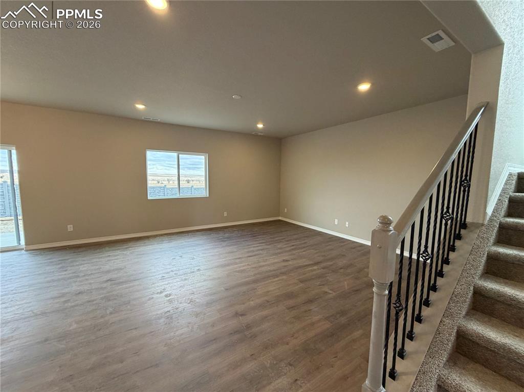 Image 5 of 18: Other