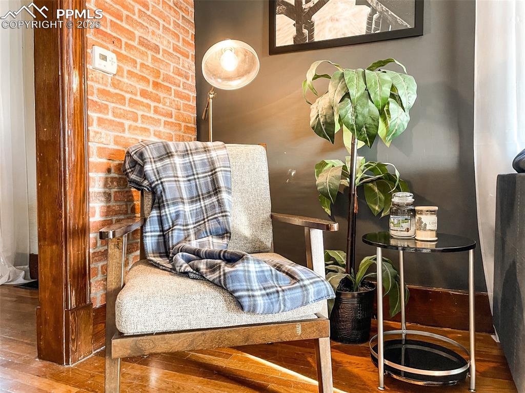 Image 12 of 49: Sitting Room