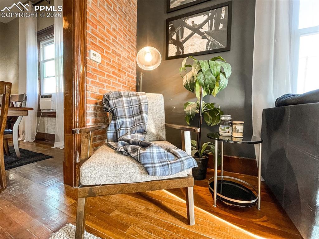 Image 13 of 49: Sitting Room