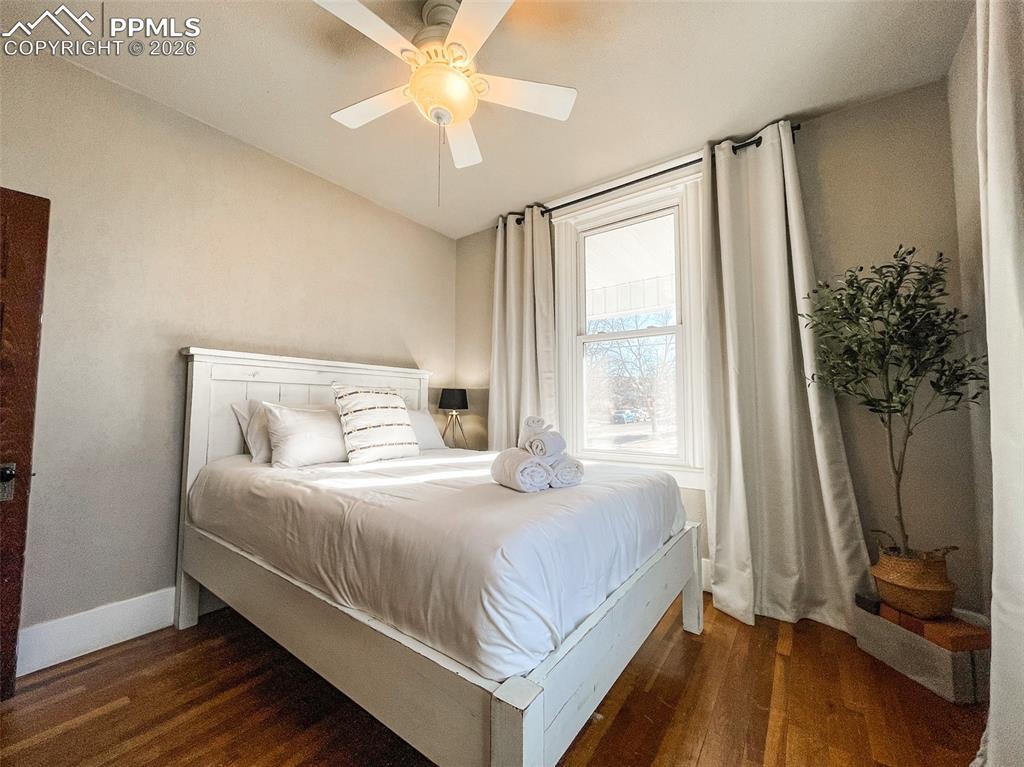 Image 29 of 49: Bedroom