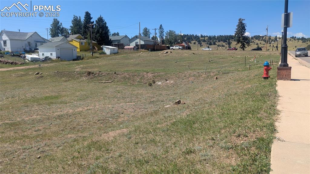 Image 4 of 9: Gentle slope lends itself to a variety of building possibilities