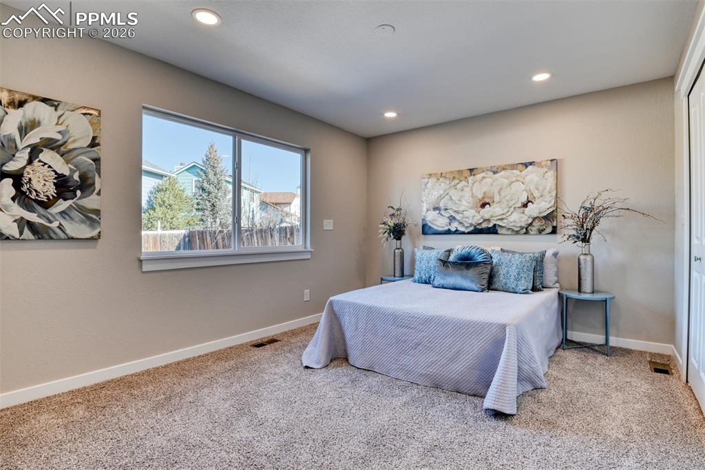 Image 22 of 45: Bedroom