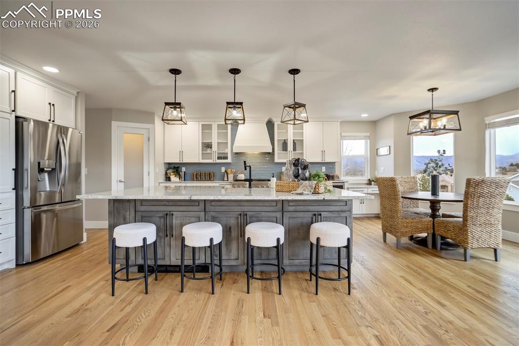 Image 11 of 50: Kitchen