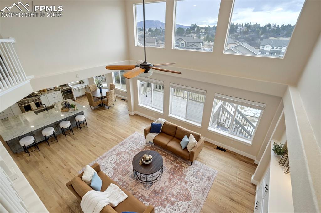 Image 24 of 50: Living Room