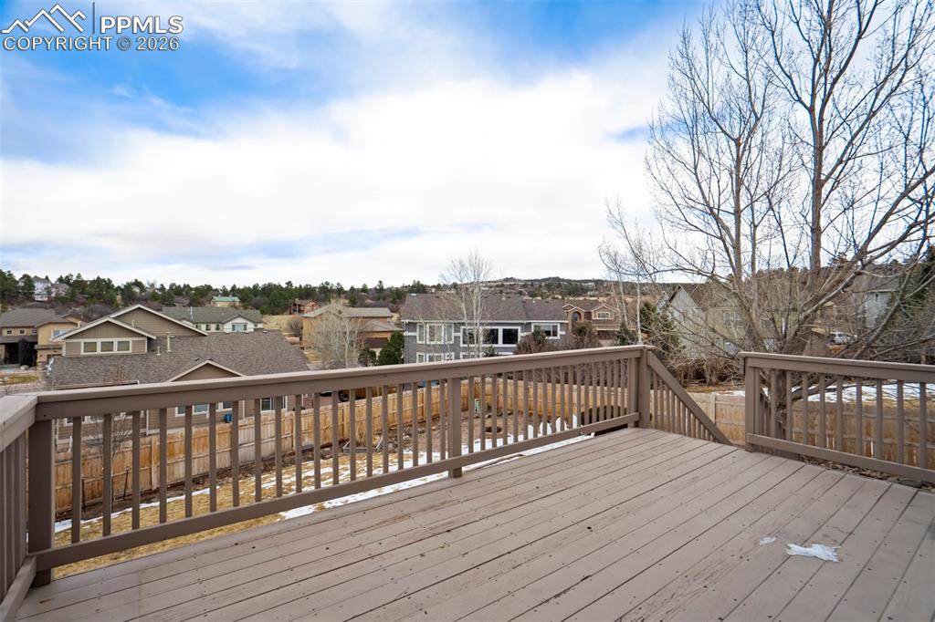Image 9 of 50: Deck