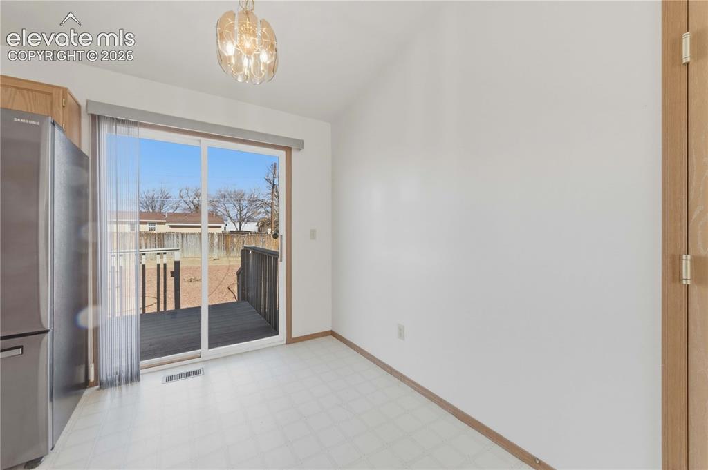 Image 12 of 46: Dining Area