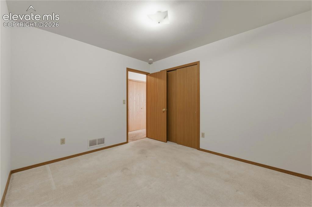 Image 22 of 46: Bedroom
