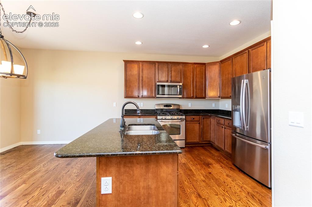 Image 12 of 49: Kitchen