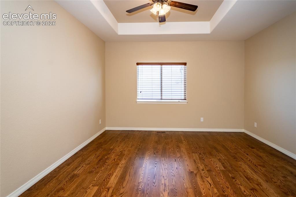 Image 9 of 49: Dining Room