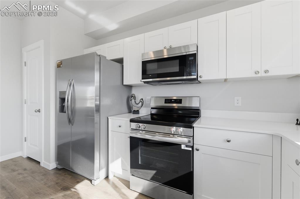 Image 11 of 36: Kitchen