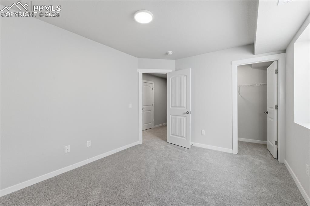 Image 27 of 36: Bedroom