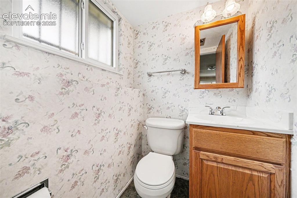 Image 6 of 20: Bathroom