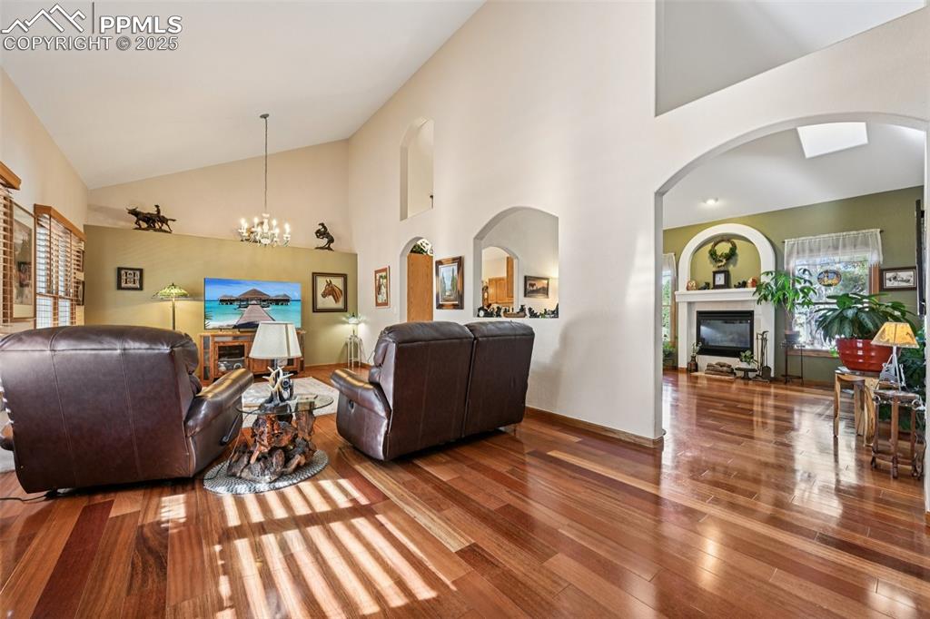 Image 13 of 50: Living Room