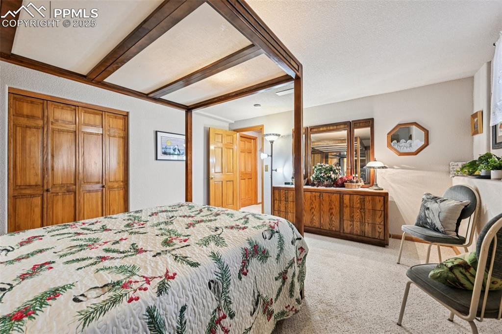 Image 37 of 50: Bedroom