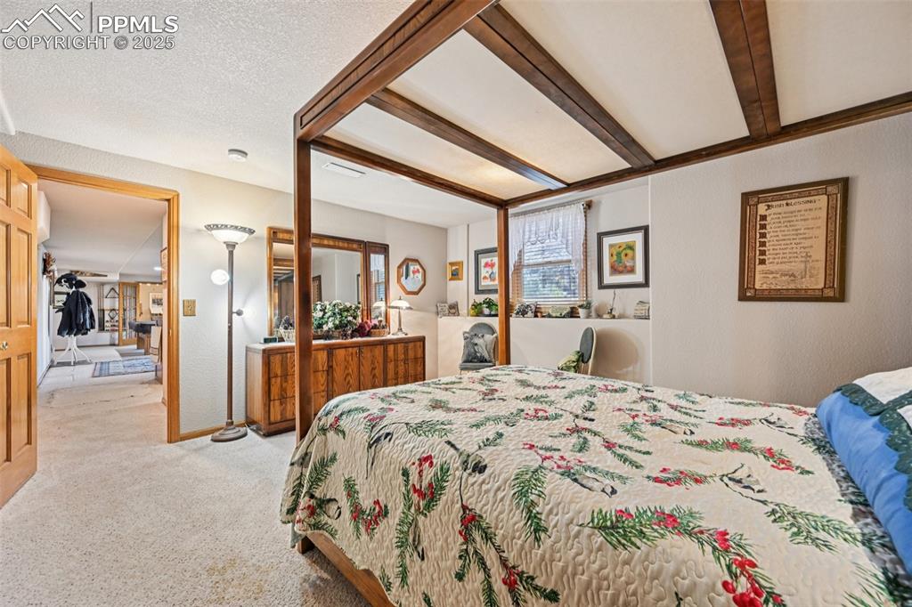 Image 38 of 50: Bedroom