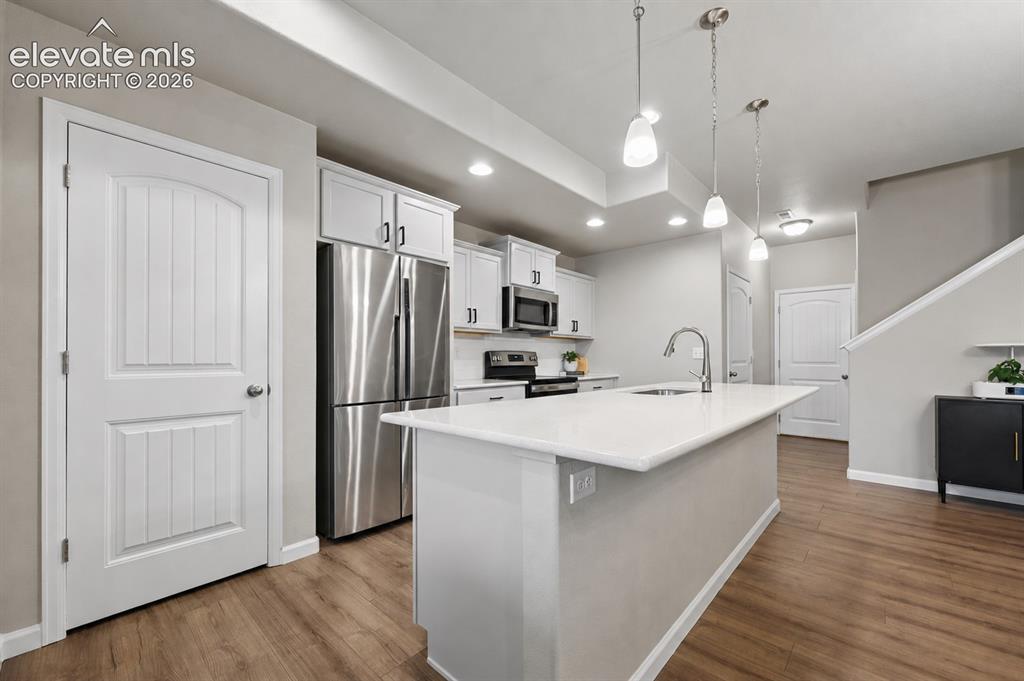 Image 6 of 17: Kitchen