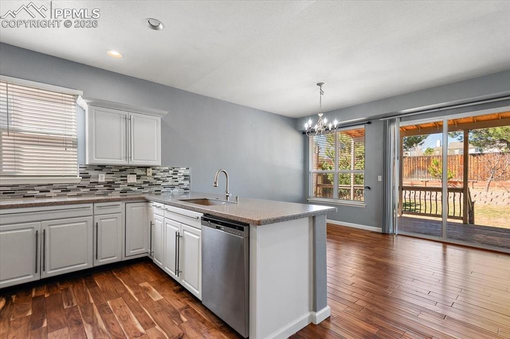 Image 10 of 43: Kitchen