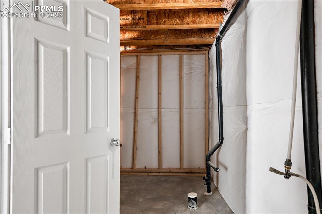 Image 26 of 43: Bathroom