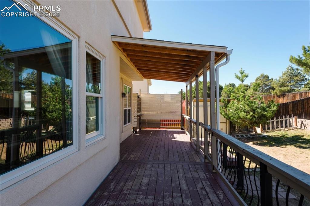 Image 30 of 43: Deck