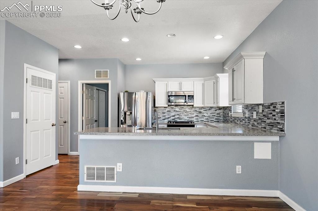 Image 6 of 43: Kitchen