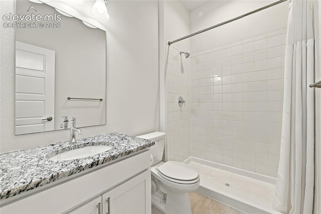 Image 9 of 50: Bathroom