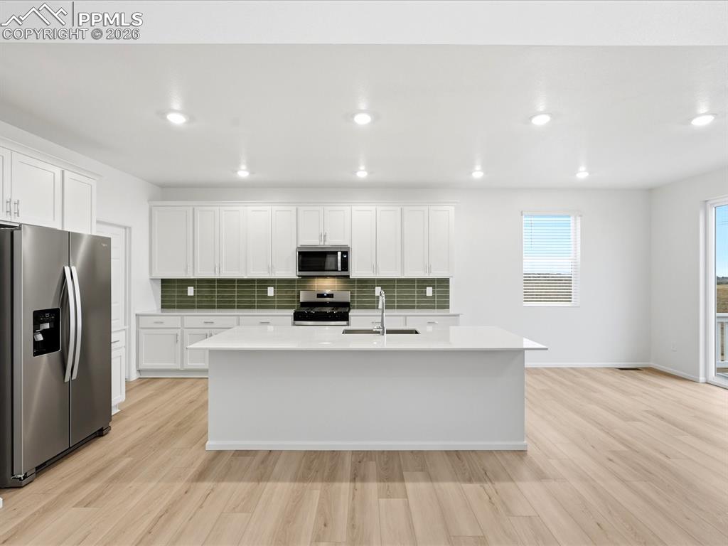 Image 10 of 33: Kitchen