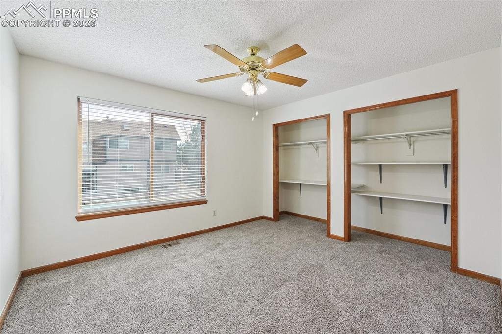 Image 17 of 29: Bedroom