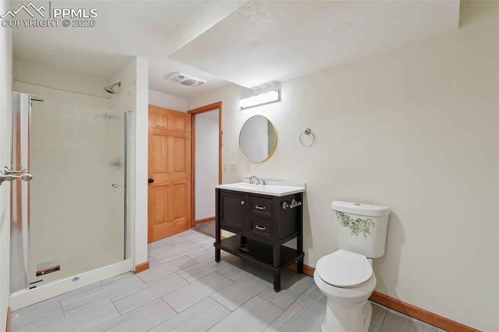 Image 21 of 29: Bathroom