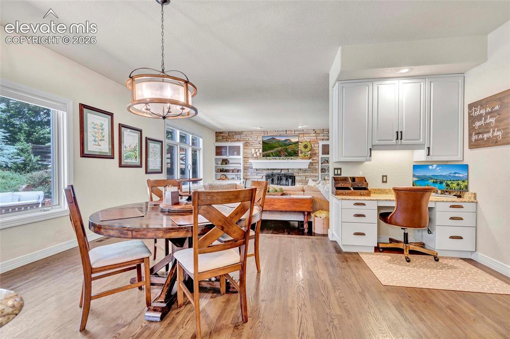 Image 19 of 49: Dining Area
