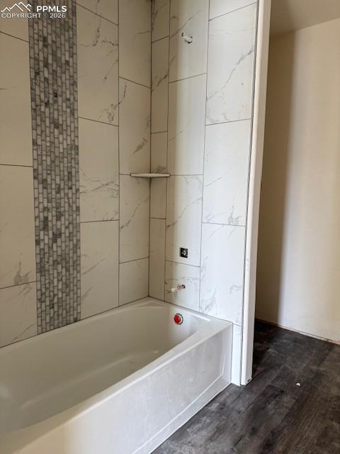 Image 24 of 24: Hall Bath Tub/Shower