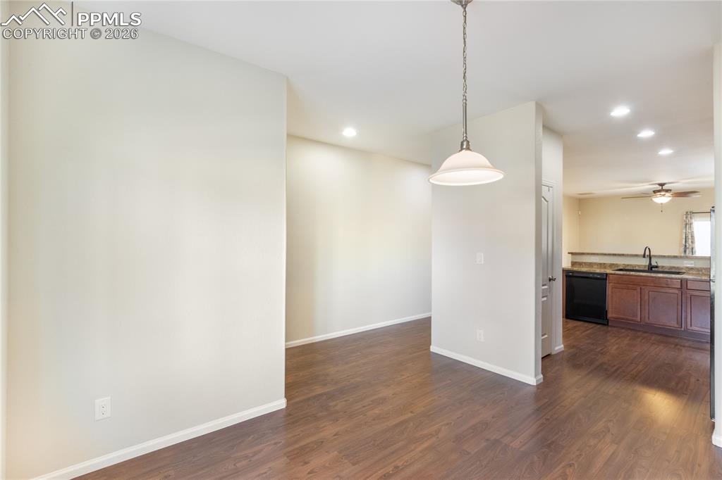 Image 11 of 38: Dining Area