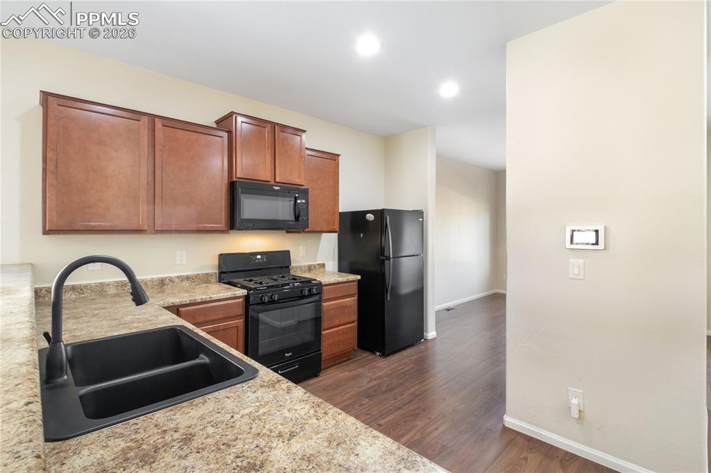 Image 14 of 38: Kitchen