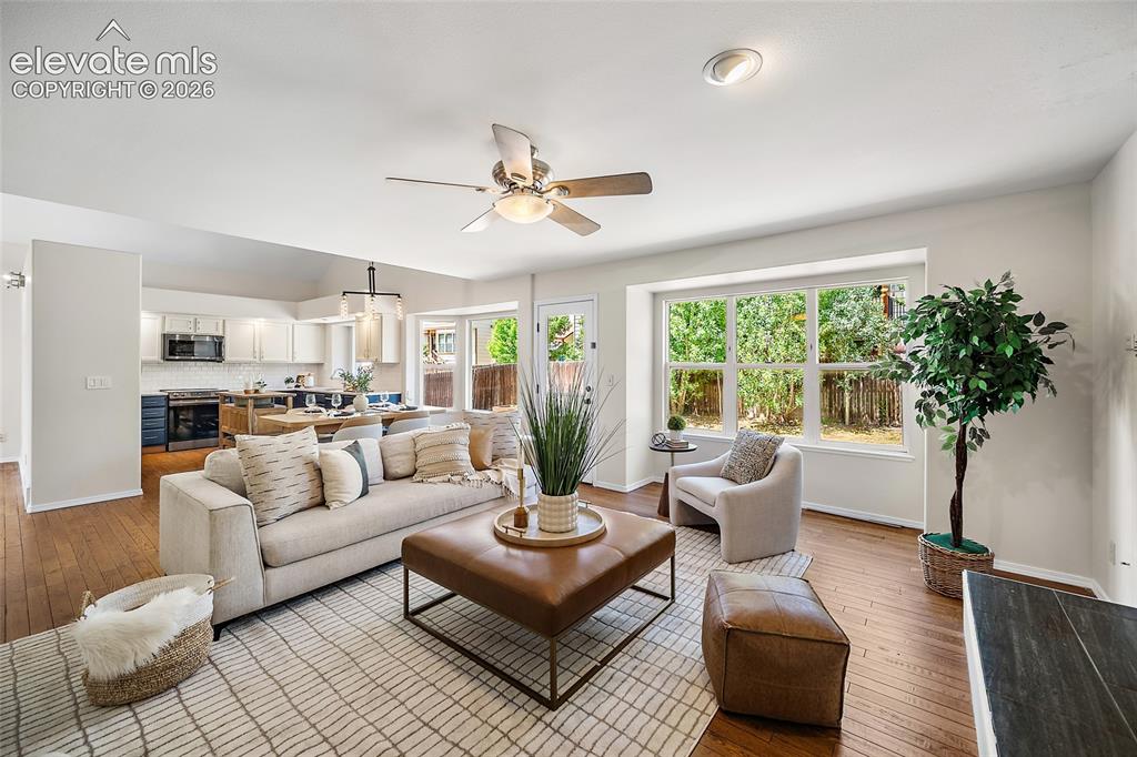 Image 16 of 49: Living Room