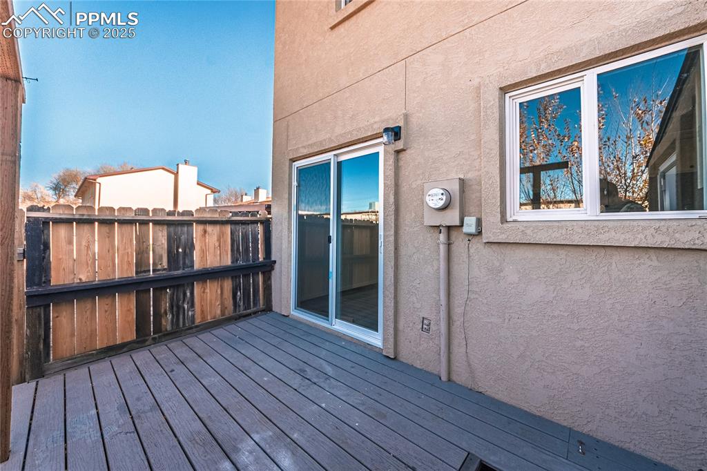 Image 22 of 22: Deck