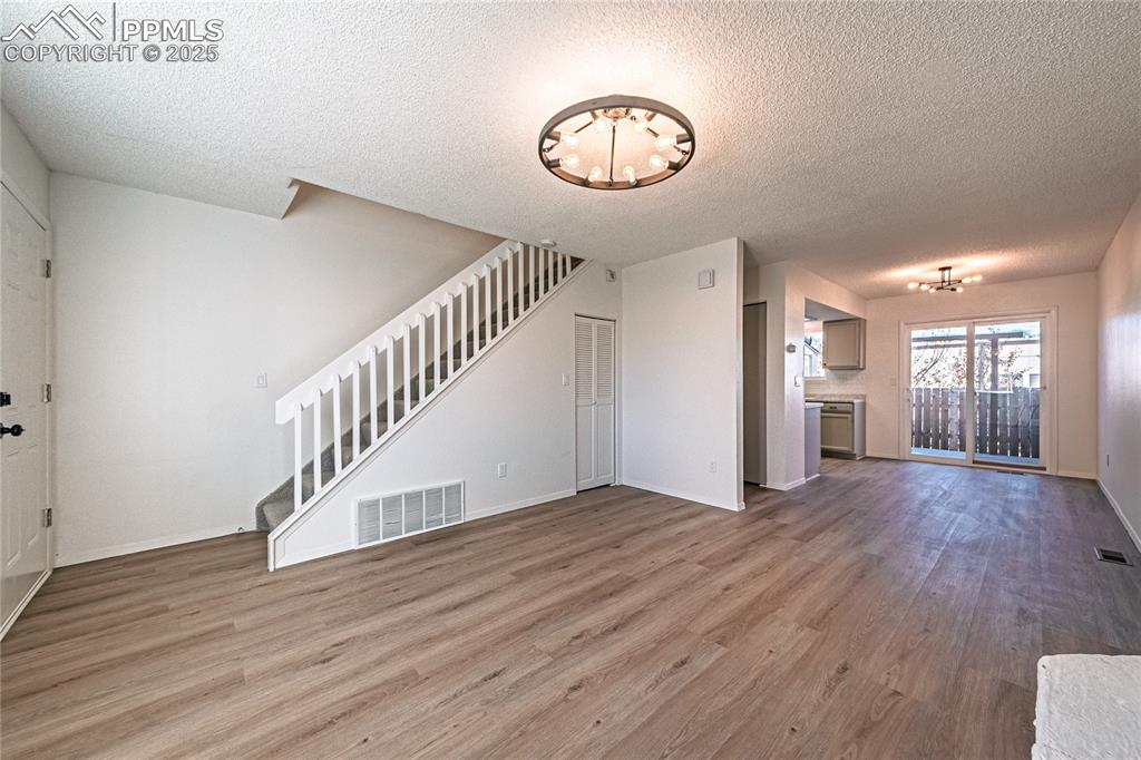 Image 6 of 22: Living Room