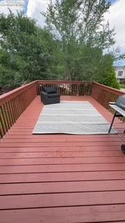 Image 38 of 39: Deck