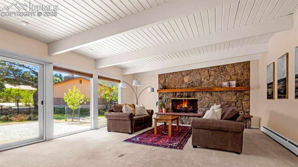 Image 4 of 33: Living Room