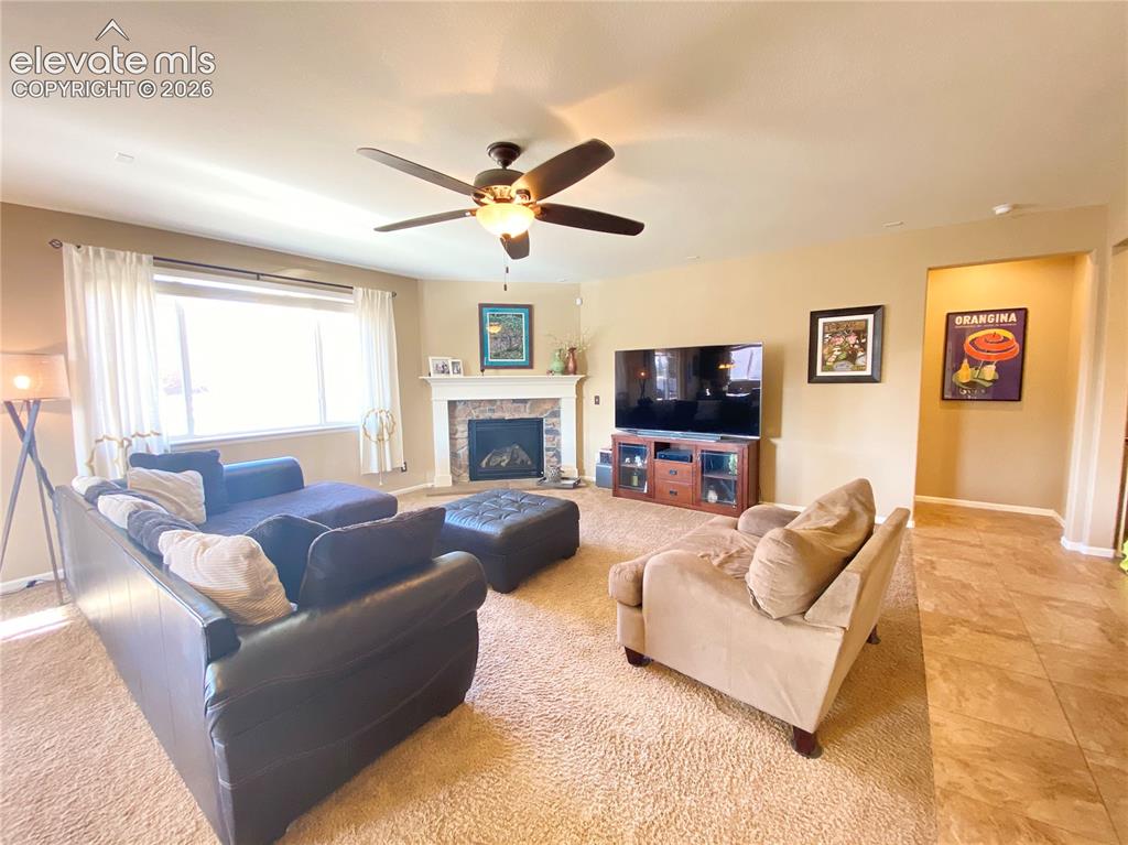 Image 19 of 32: Living Room