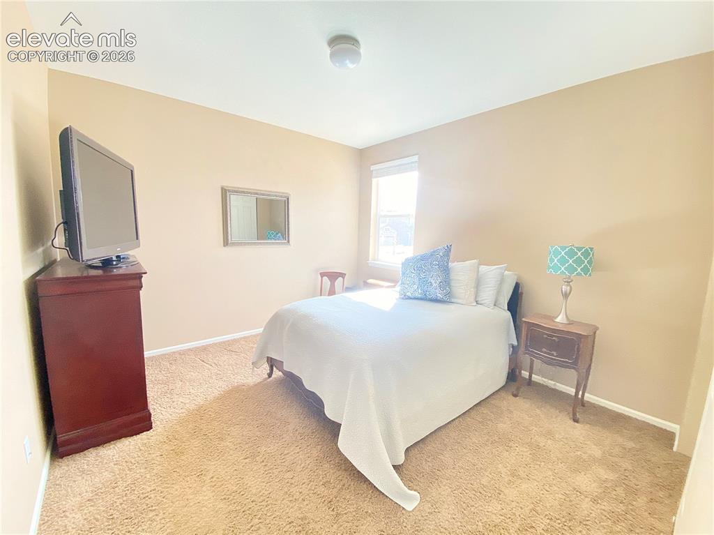 Image 9 of 32: Bedroom