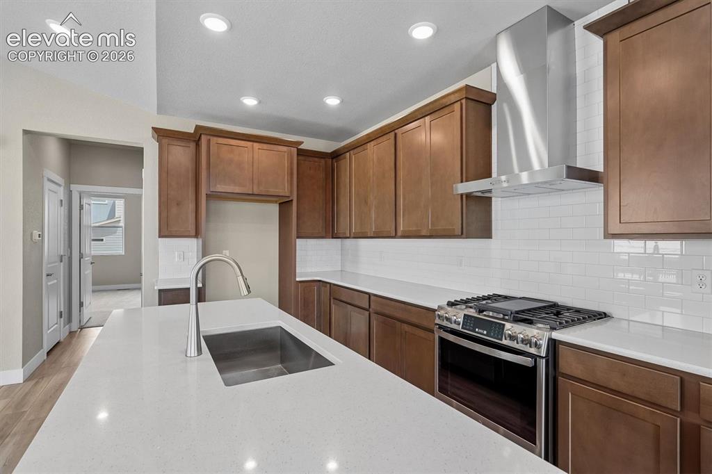 Image 5 of 22: Kitchen
